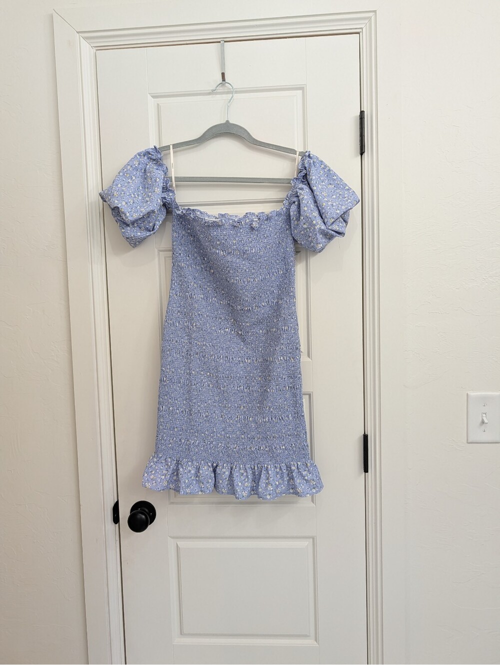 Forever 21 floral puff sleeves smocked dress